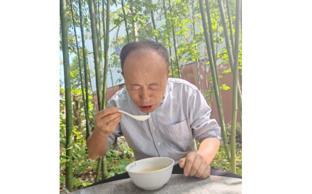 2025 健康飲食趨勢：天然食材成主流，隨州葛根粉走進(jìn)老年人餐桌